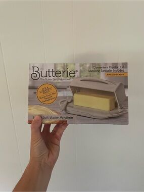 Butterie Butter Dish with Spreader. Enjoy soft butter anytime. Flip top lid.